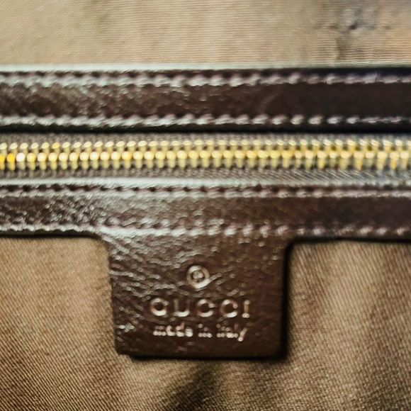 100% Authentic! Brand new, never used Vintage Gucci handbag with original box. - Picture 9 of 9